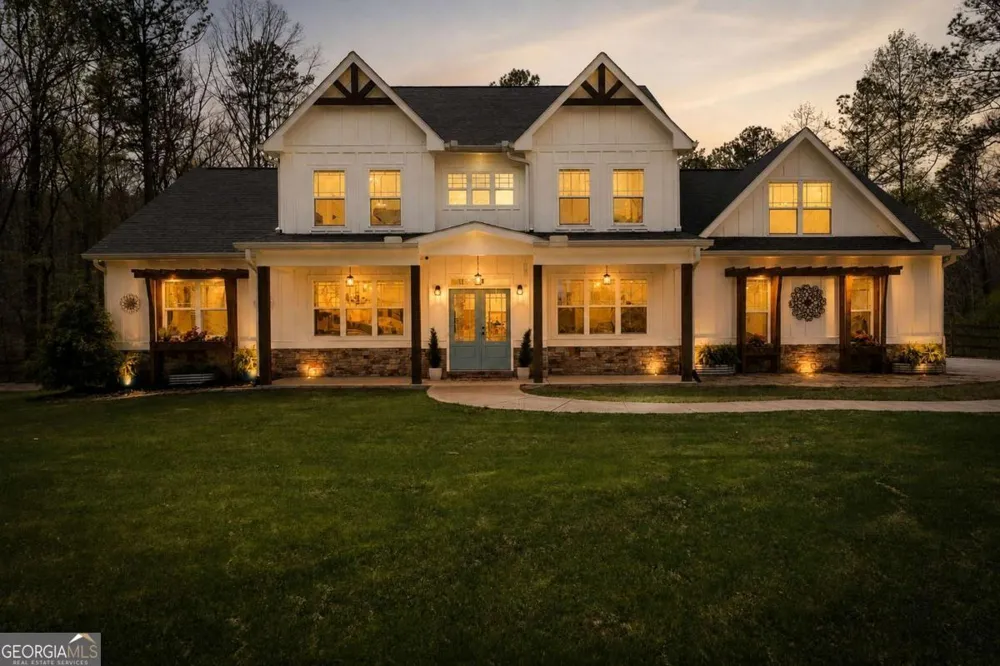 401 Blossom TRL Acworth, GA 30101
