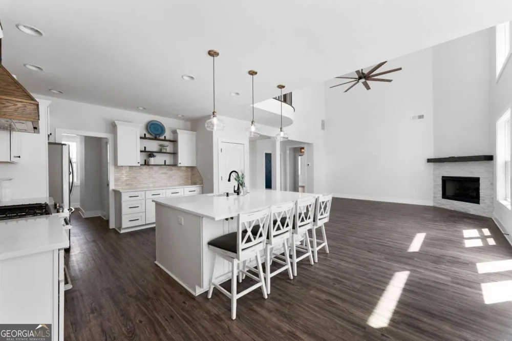 401 Blossom TRL Acworth, GA 30101