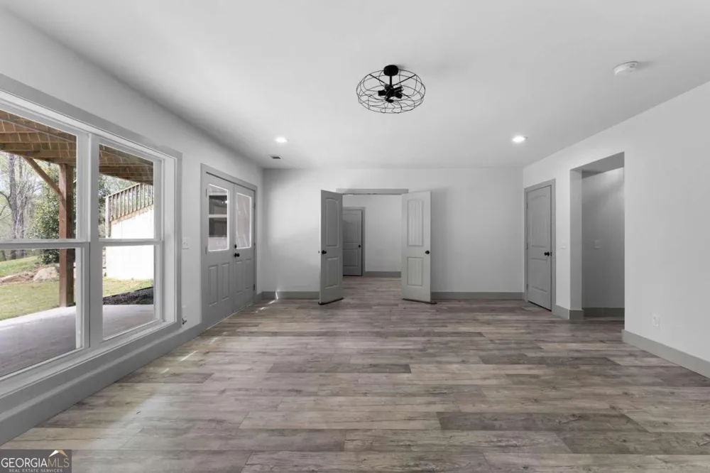 401 Blossom TRL Acworth, GA 30101