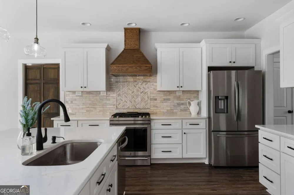 401 Blossom TRL Acworth, GA 30101