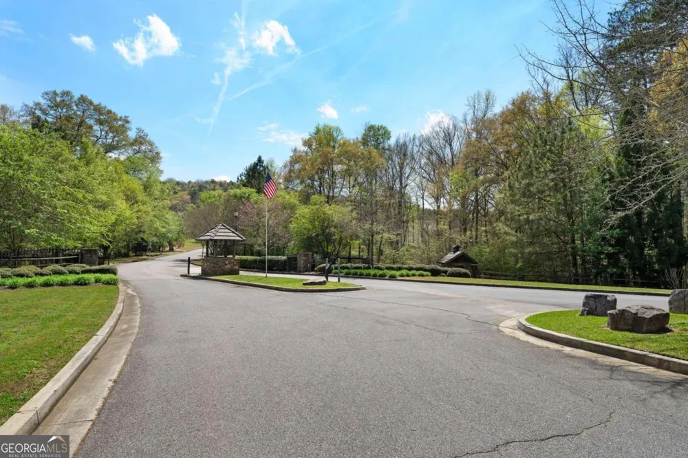 401 Blossom TRL Acworth, GA 30101