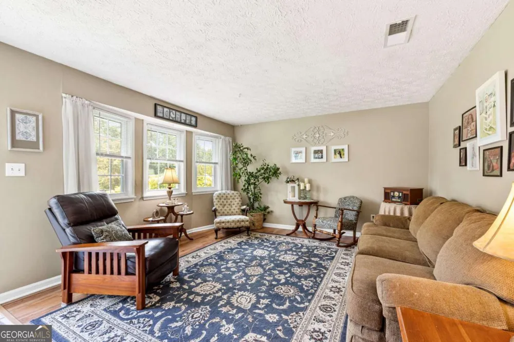 3266 SW Alcazar DR SW Lilburn, GA 30047