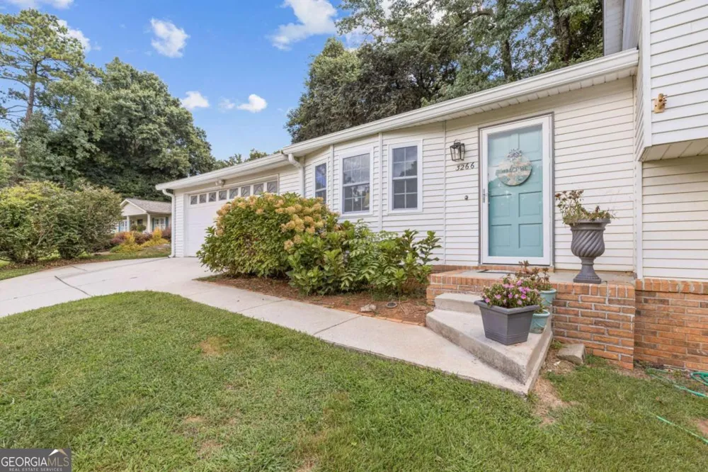 3266 SW Alcazar DR SW Lilburn, GA 30047