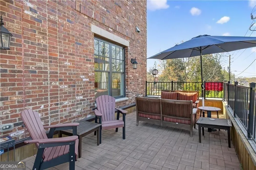 8255 Main ST Woodstock, GA 30188