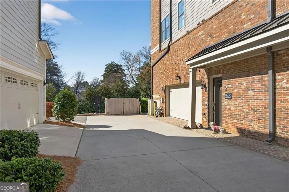 8255 Main ST Woodstock, GA 30188