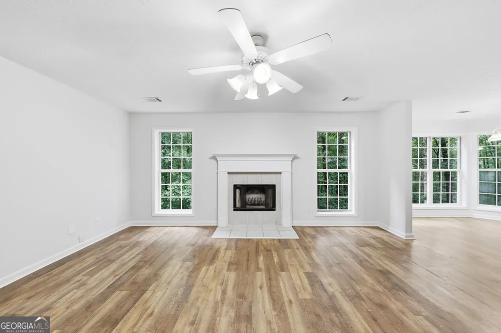 208 Foxdale CT LaGrange, GA 30240