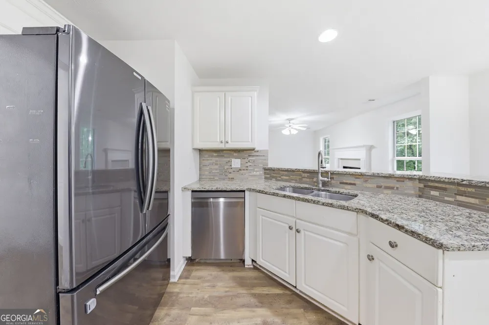208 Foxdale CT LaGrange, GA 30240