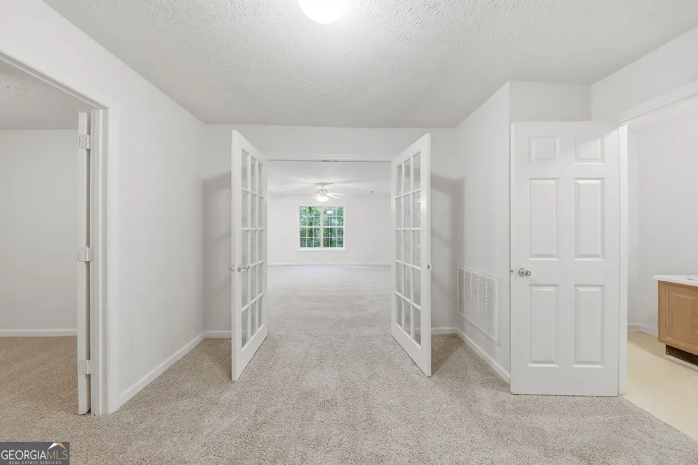 208 Foxdale CT LaGrange, GA 30240