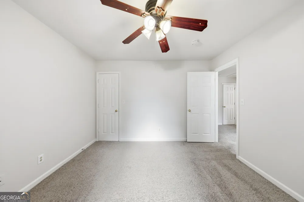 208 Foxdale CT LaGrange, GA 30240