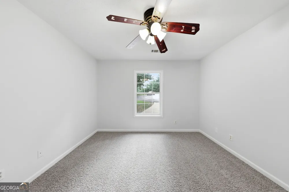208 Foxdale CT LaGrange, GA 30240