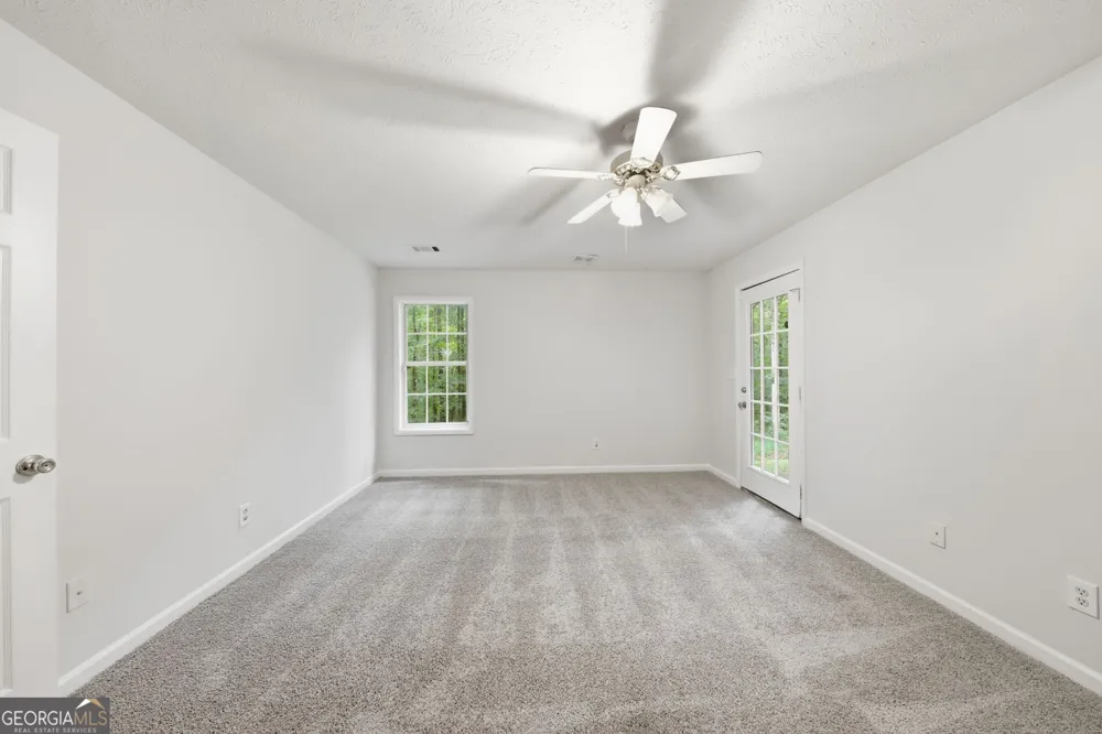 208 Foxdale CT LaGrange, GA 30240