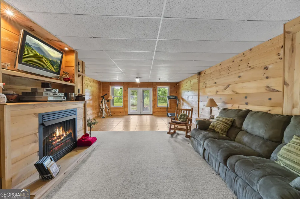 455 Holt RD Ellijay, GA 30536