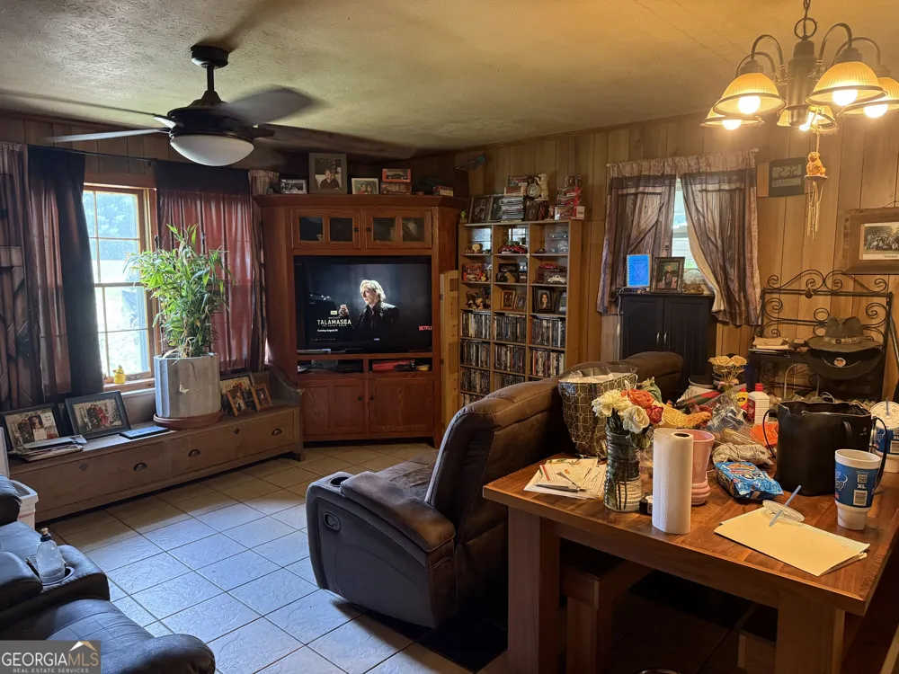160 Tanner Beach RD Carrollton, GA 30117