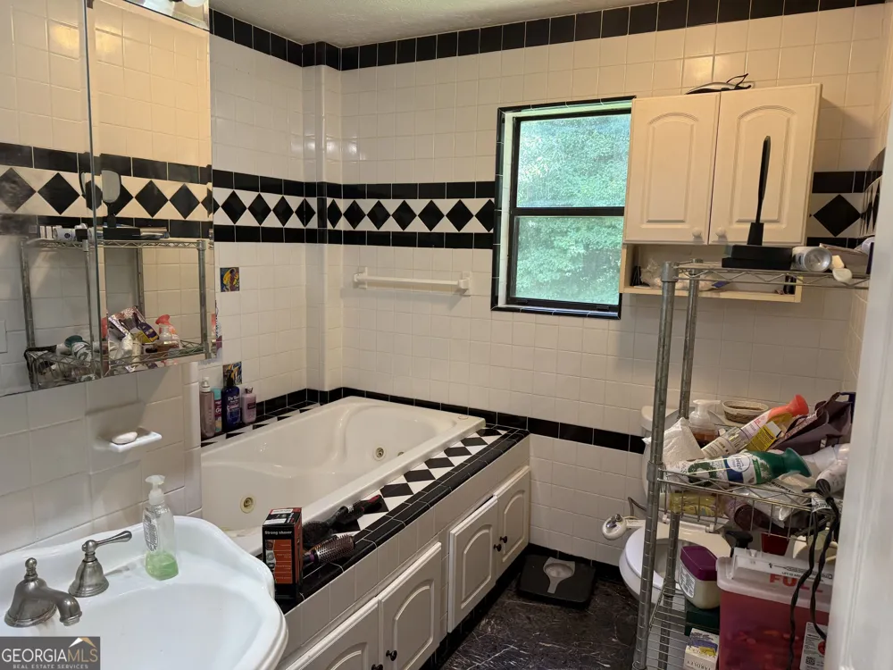 160 Tanner Beach RD Carrollton, GA 30117