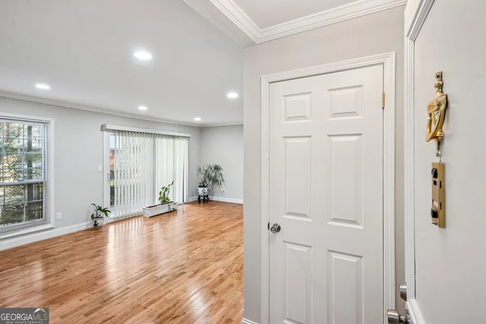 6851 Roswell RD Sandy Springs, GA 30328