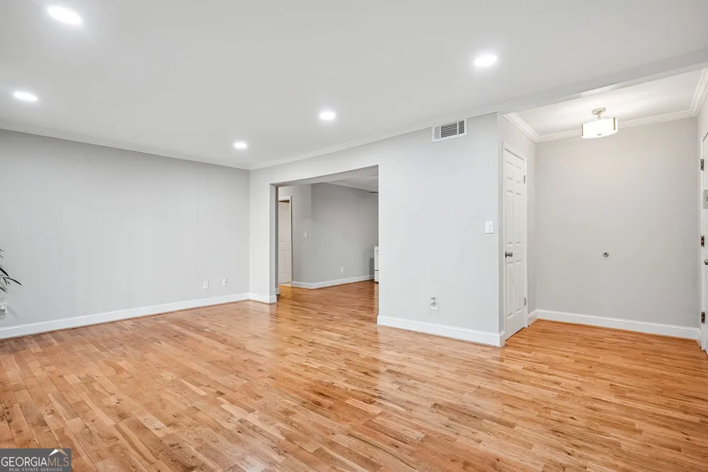 6851 Roswell RD Sandy Springs, GA 30328
