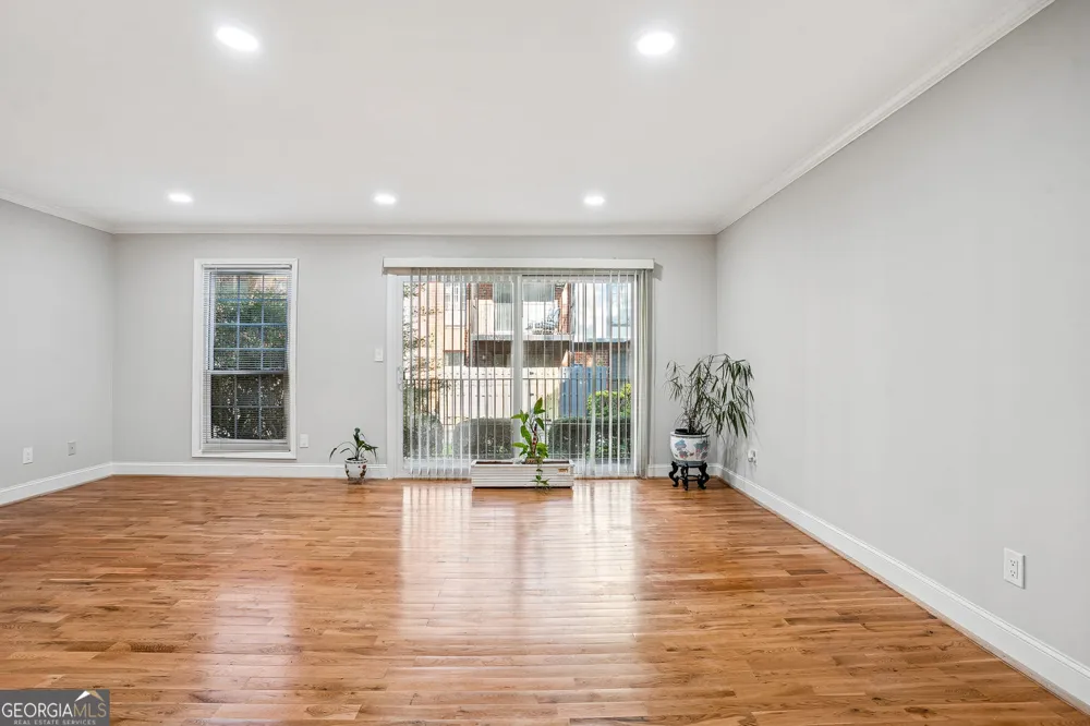6851 Roswell RD Sandy Springs, GA 30328
