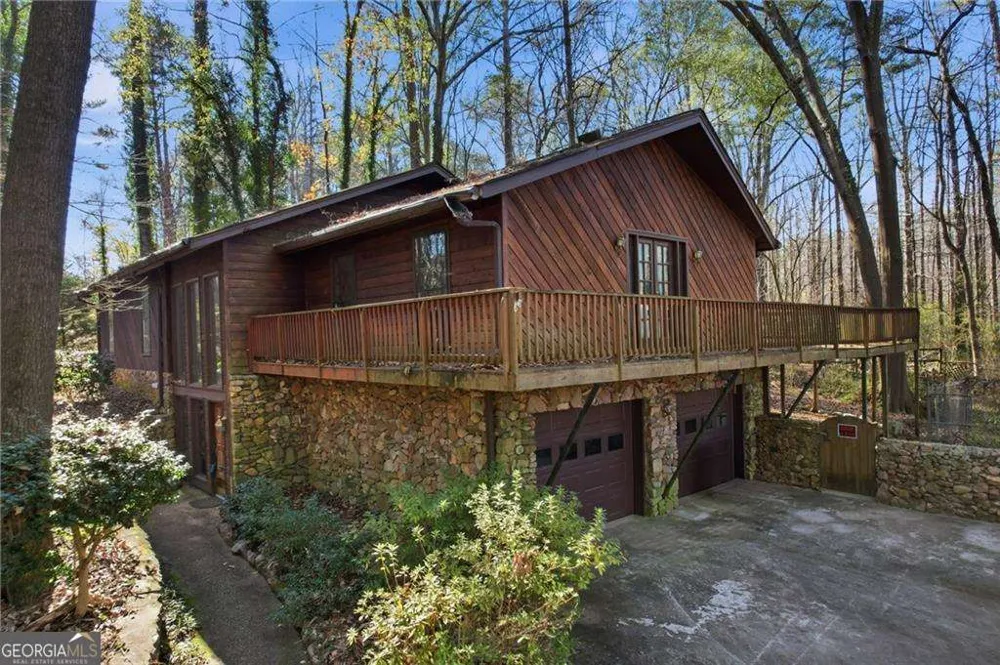1091 Cole DR SW Lilburn, GA 30047