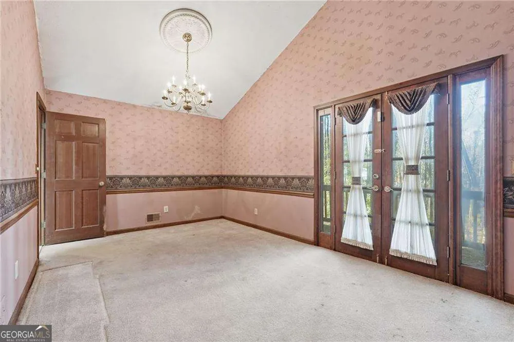 1091 Cole DR SW Lilburn, GA 30047
