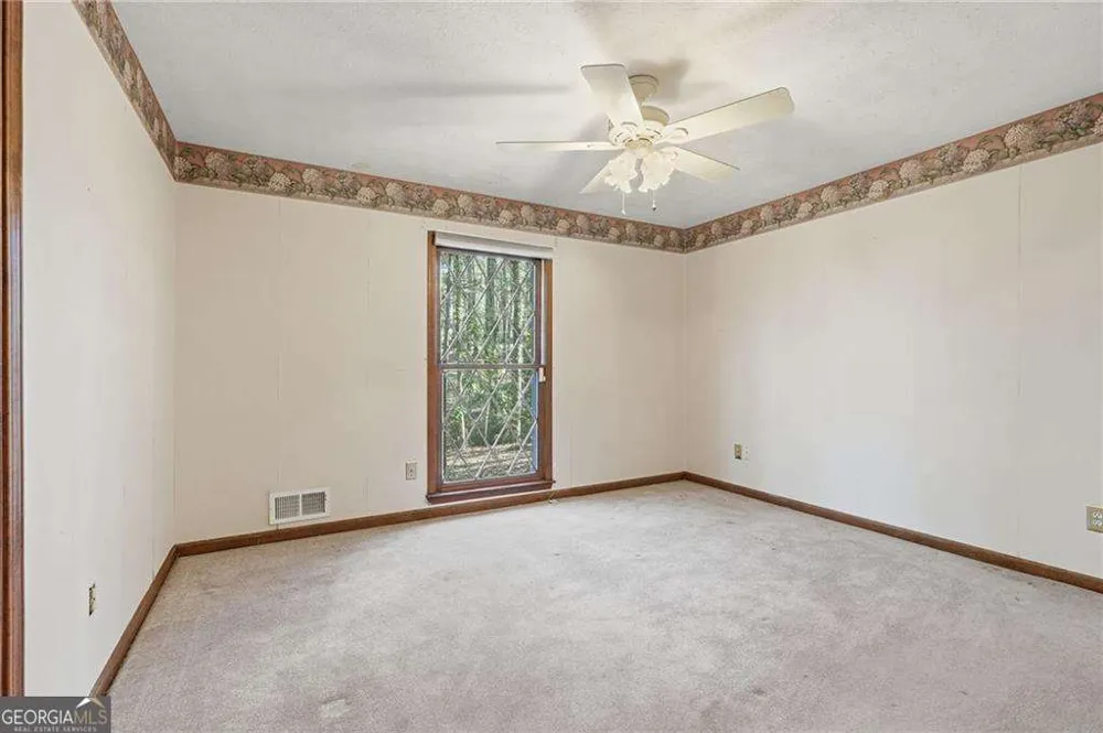 1091 Cole DR SW Lilburn, GA 30047