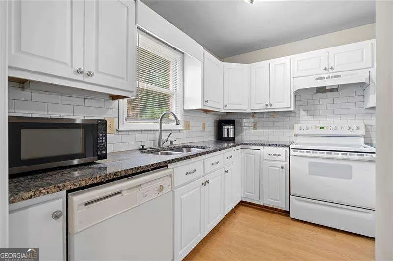 2894 Webb Bridge RD Alpharetta, GA 30009