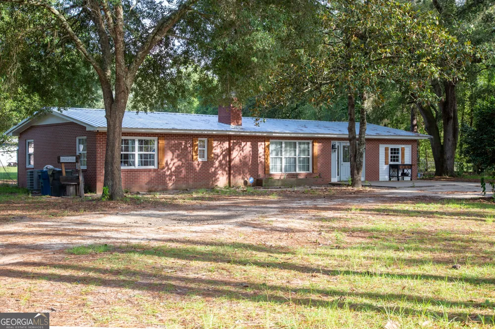 1526 Rayonier RD Jesup, GA 31545