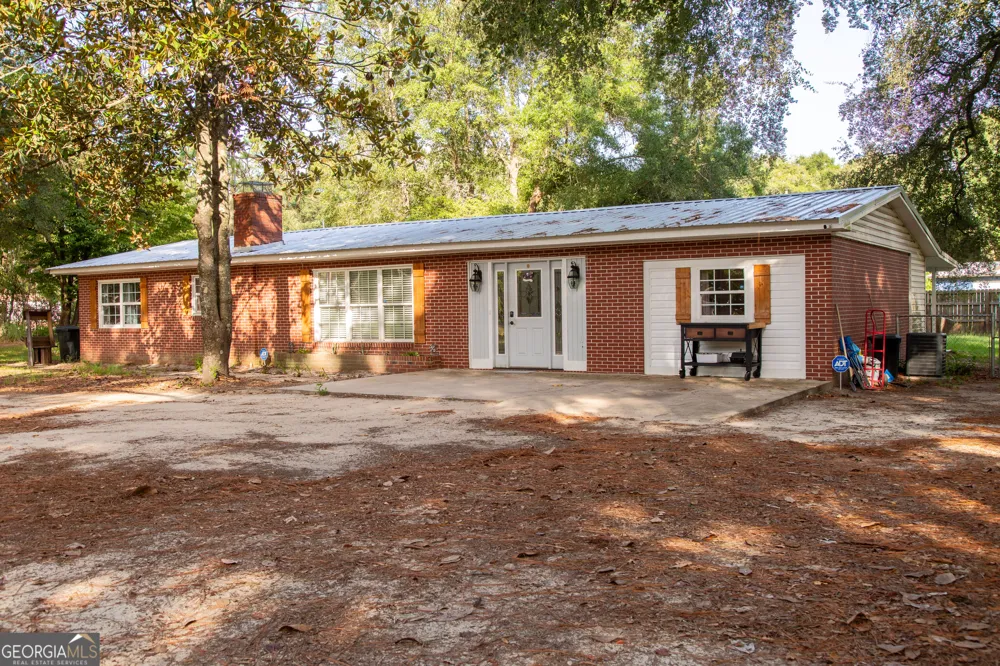 1526 Rayonier RD Jesup, GA 31545