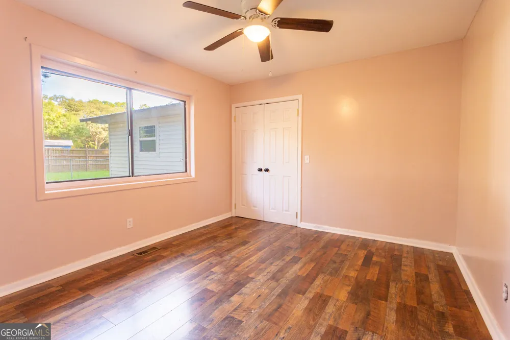 1526 Rayonier RD Jesup, GA 31545