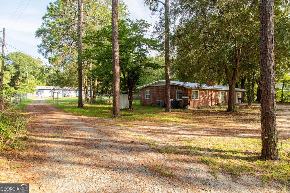 1526 Rayonier RD Jesup, GA 31545