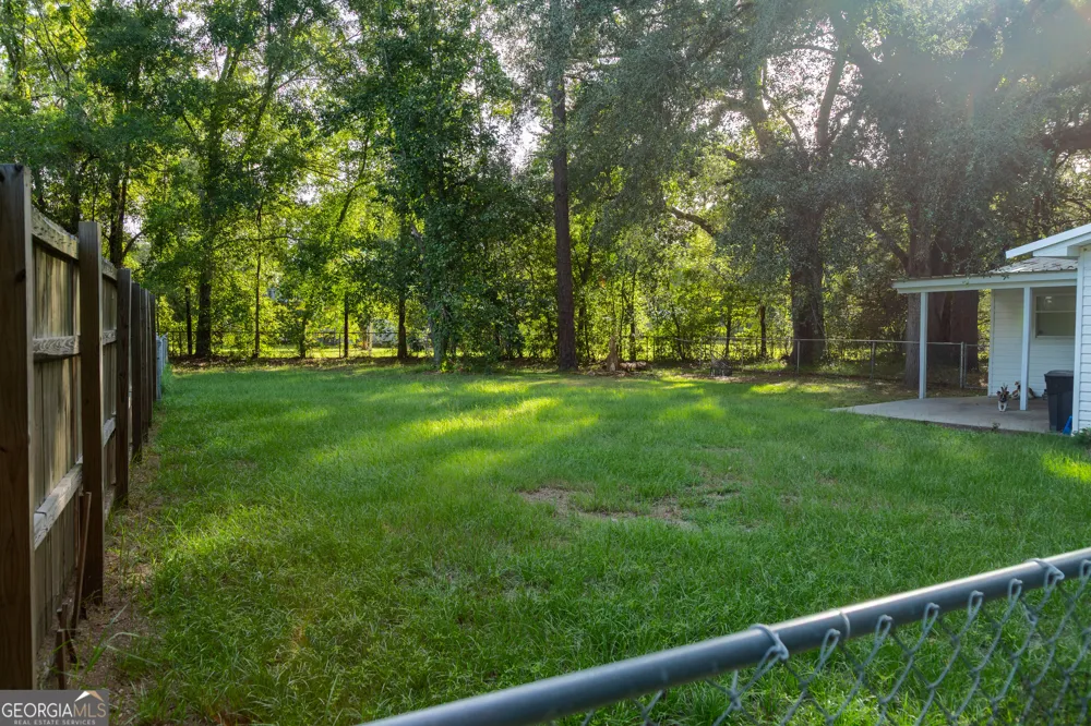 1526 Rayonier RD Jesup, GA 31545