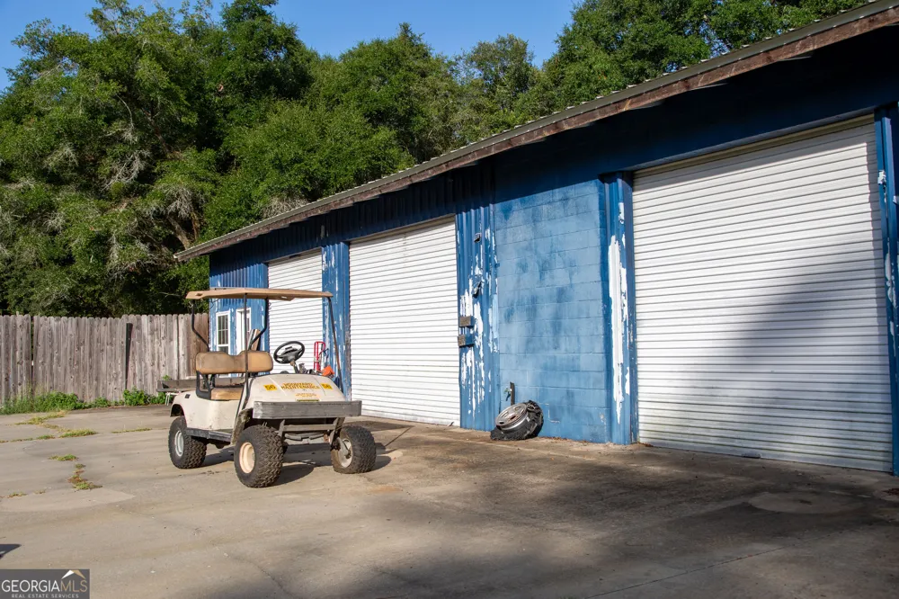 1526 Rayonier RD Jesup, GA 31545