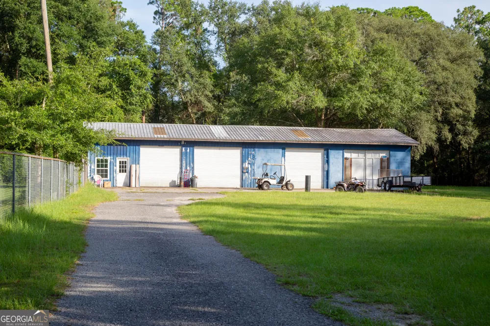 1526 Rayonier RD Jesup, GA 31545