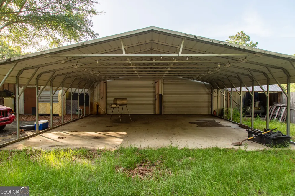 1526 Rayonier RD Jesup, GA 31545