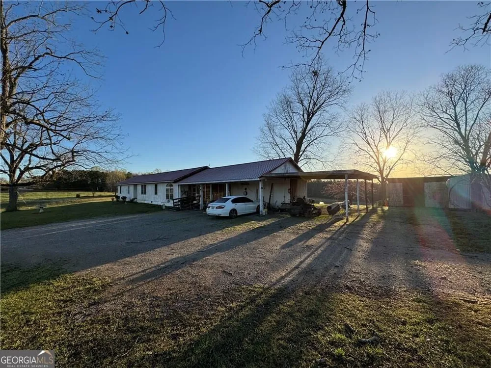 1126 County Road 145 Roanoke, AL 36274