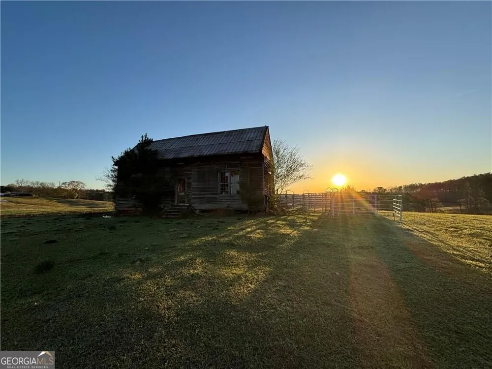 1126 County Road 145 Roanoke, AL 36274