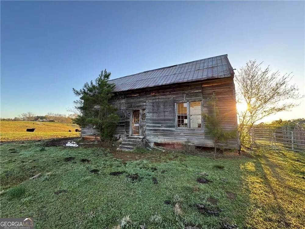 1126 County Road 145 Roanoke, AL 36274