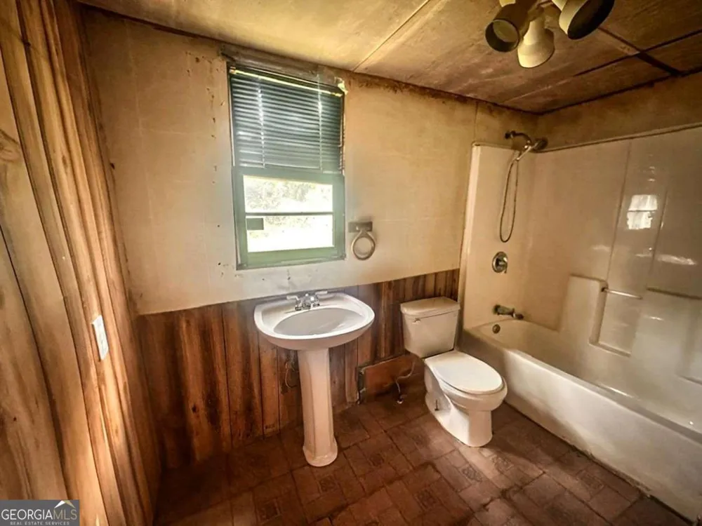 54 Bleachery ST Griffin, GA 30223