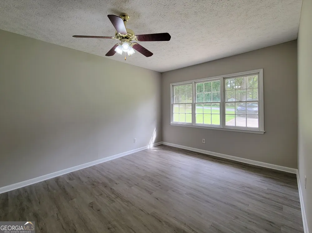 858 Pine Shadow LN Winder, GA 30680