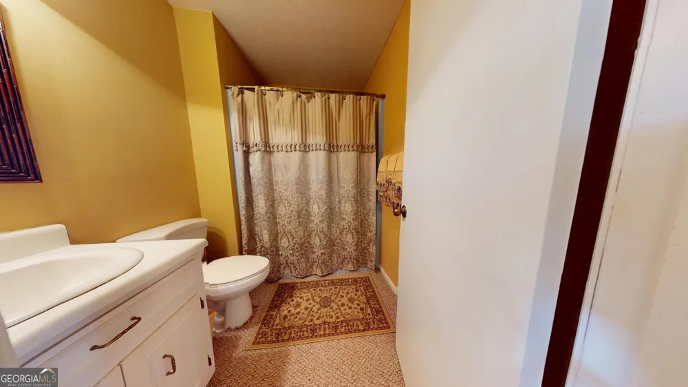 122 Wanda LN Swainsboro, GA 30401