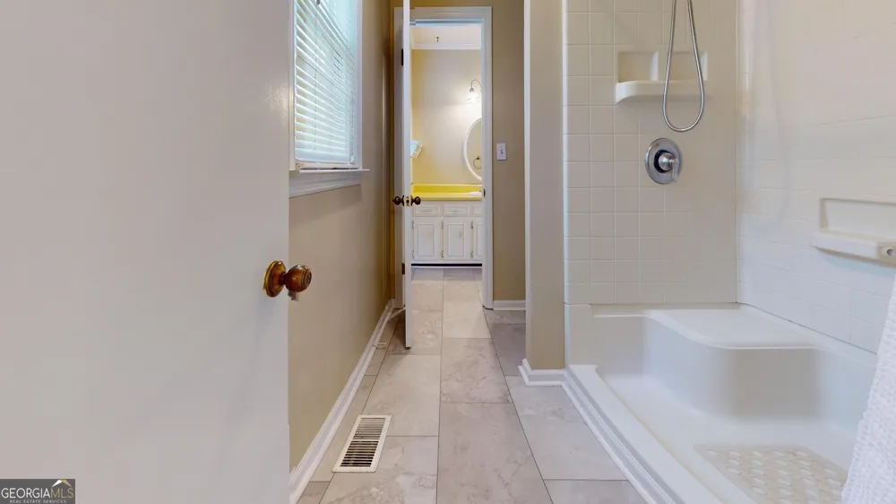 122 Wanda LN Swainsboro, GA 30401