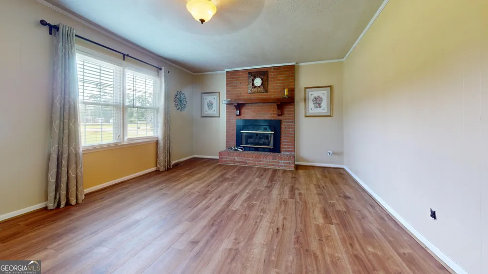 122 Wanda LN Swainsboro, GA 30401