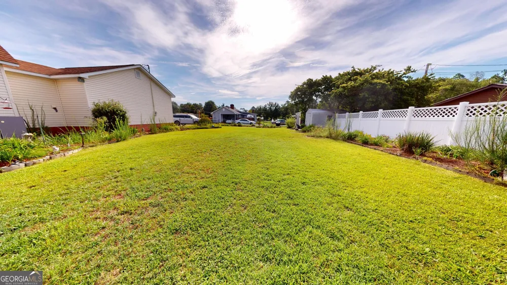 122 Wanda LN Swainsboro, GA 30401