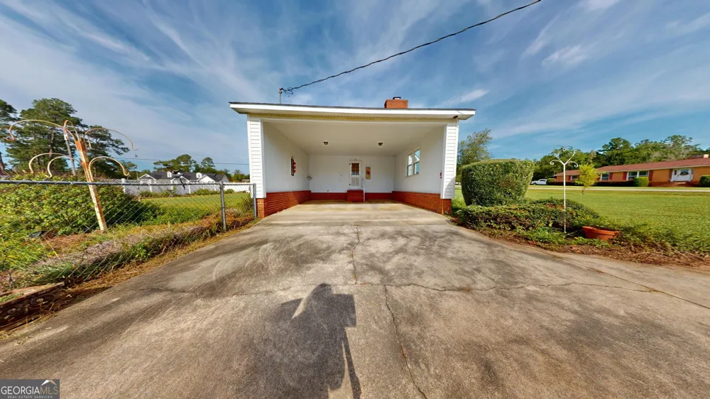 122 Wanda LN Swainsboro, GA 30401
