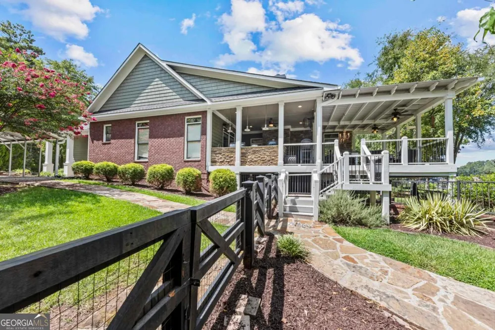 364 S Steel Bridge RD Eatonton, GA 31024