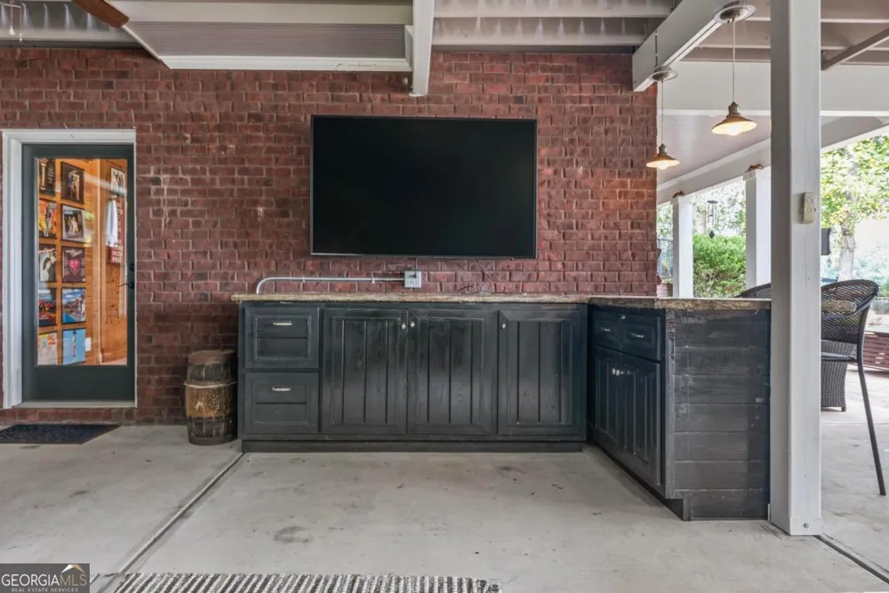 364 S Steel Bridge RD Eatonton, GA 31024