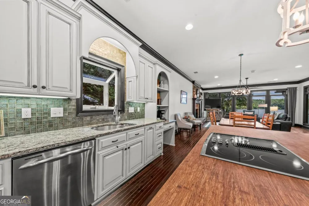364 S Steel Bridge RD Eatonton, GA 31024