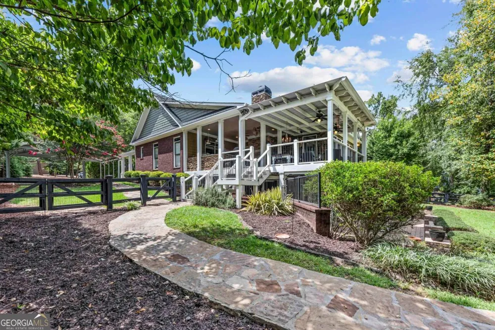 364 S Steel Bridge RD Eatonton, GA 31024