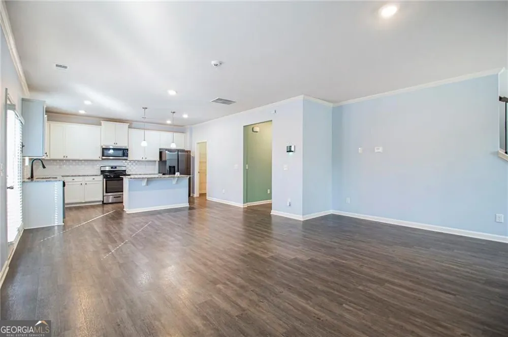 1083 Shadow Glen DR Fairburn, GA 30213