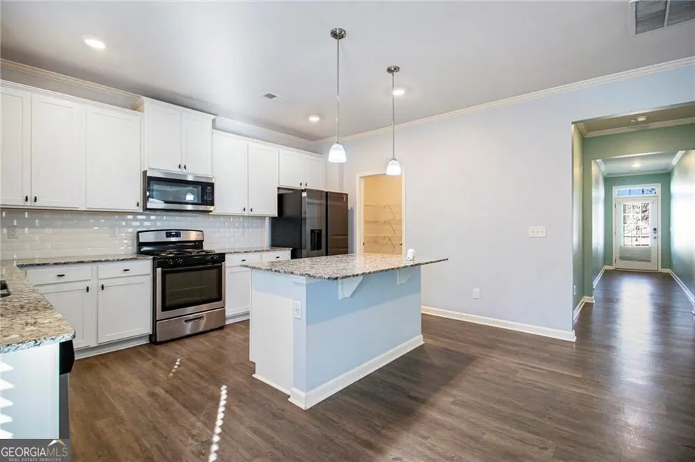 1083 Shadow Glen DR Fairburn, GA 30213