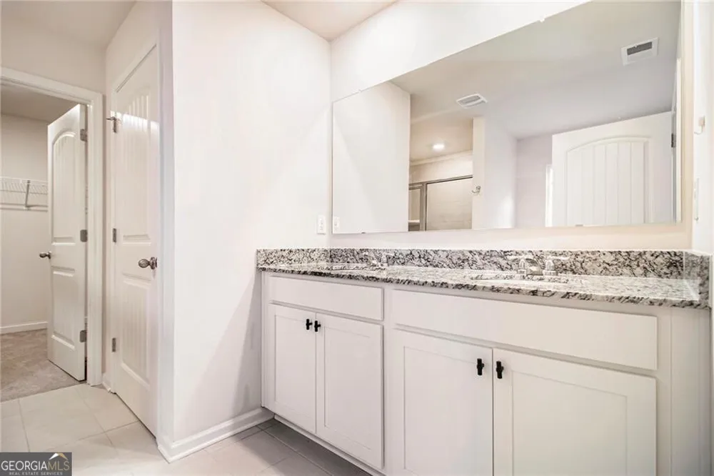 1083 Shadow Glen DR Fairburn, GA 30213